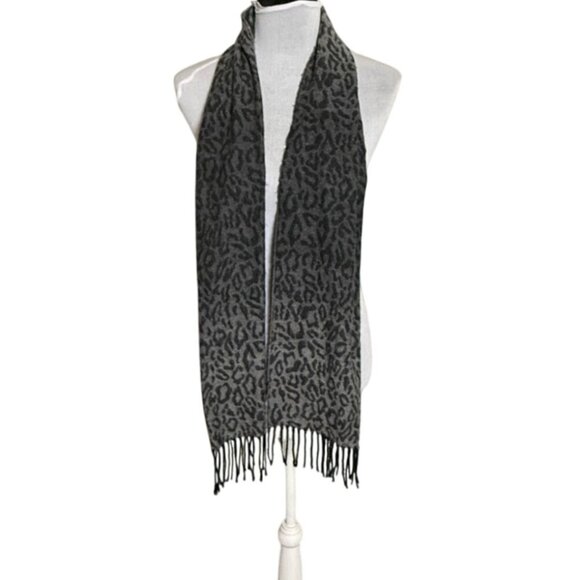 Cejon Womens Italian Scarf Grey Leopard Print Winter Warm Fringe Accent - Picture 2 of 11